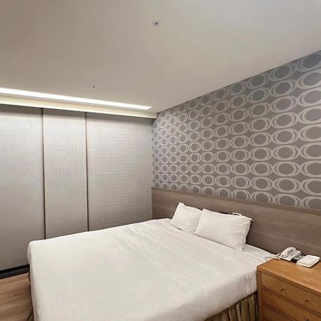 คริสตัล ซิตี้ โฮเทล Hotel จงลี่ ภายนอก รูปภาพ
